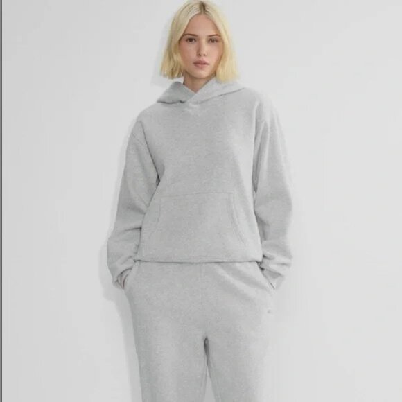 EUC Aritzia TNA Cozy hoodie & sweatpants set size S - Picture 1 of 10